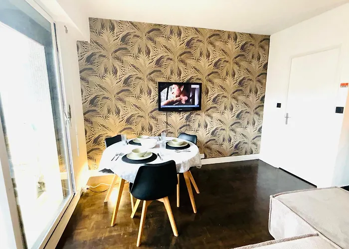 Superbes Av Versailles A 16 Париж